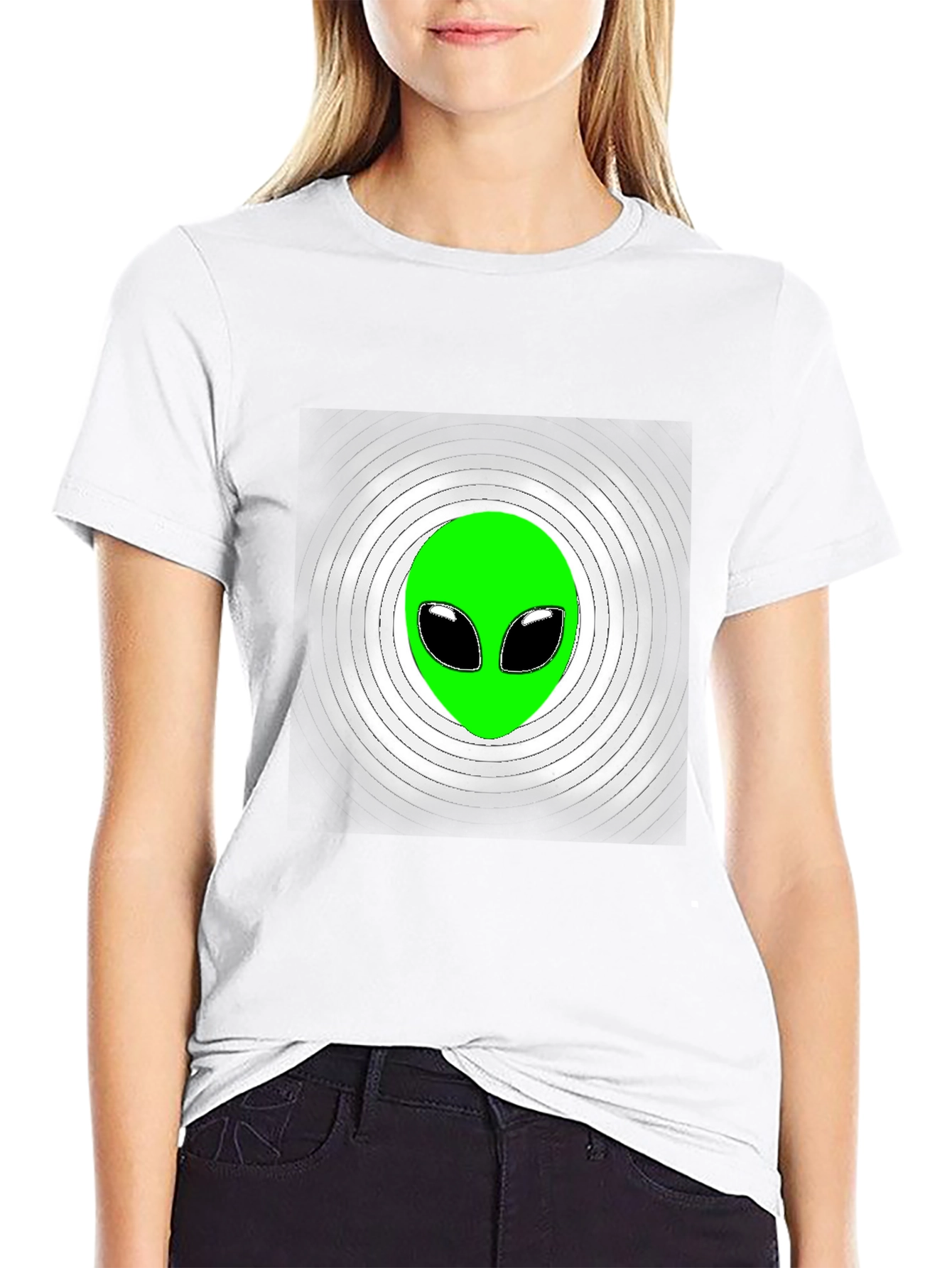 Alien Head Graphic T-Shirt - Sci-Fi Style