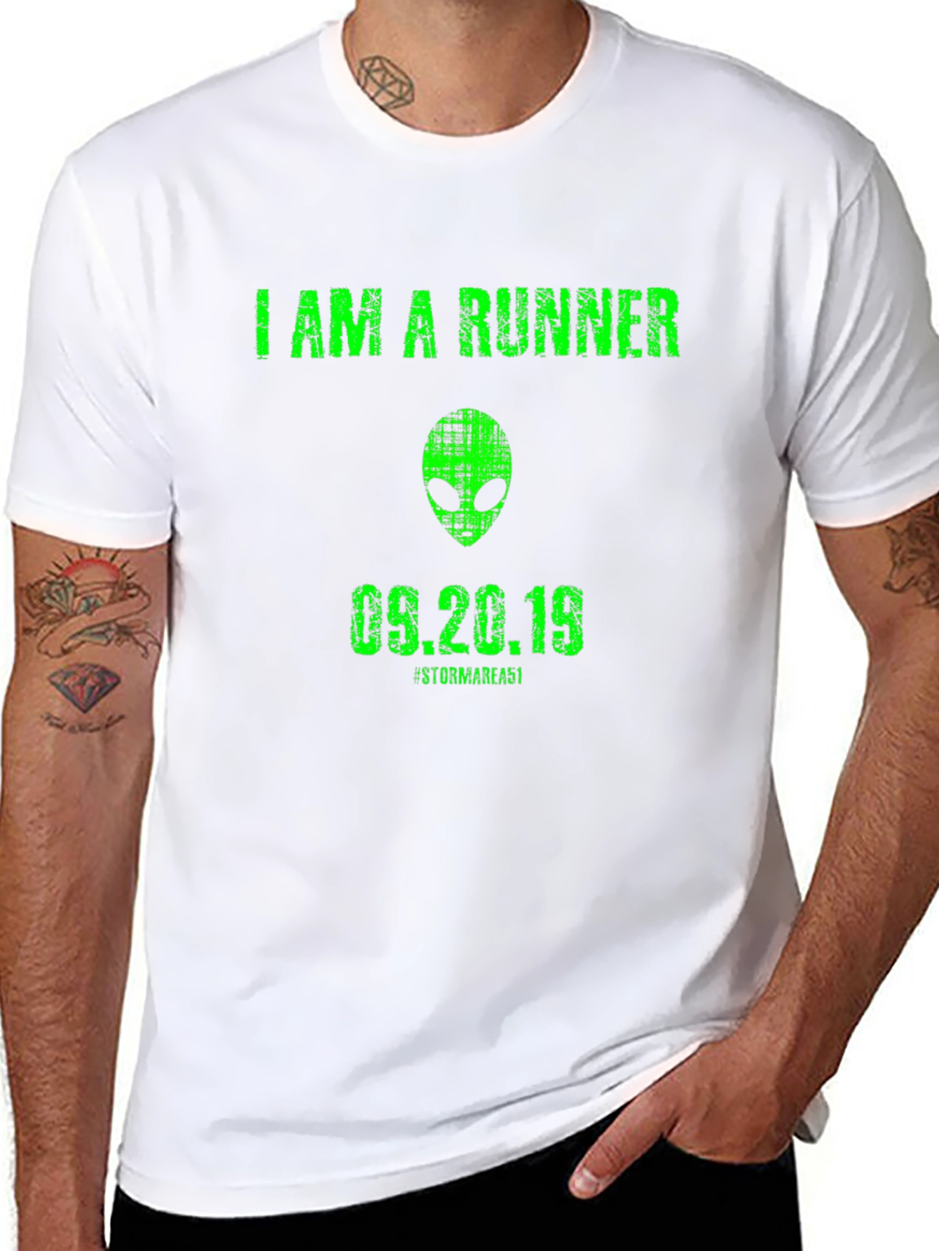 I Am A Runner Alien Graphic T-Shirt